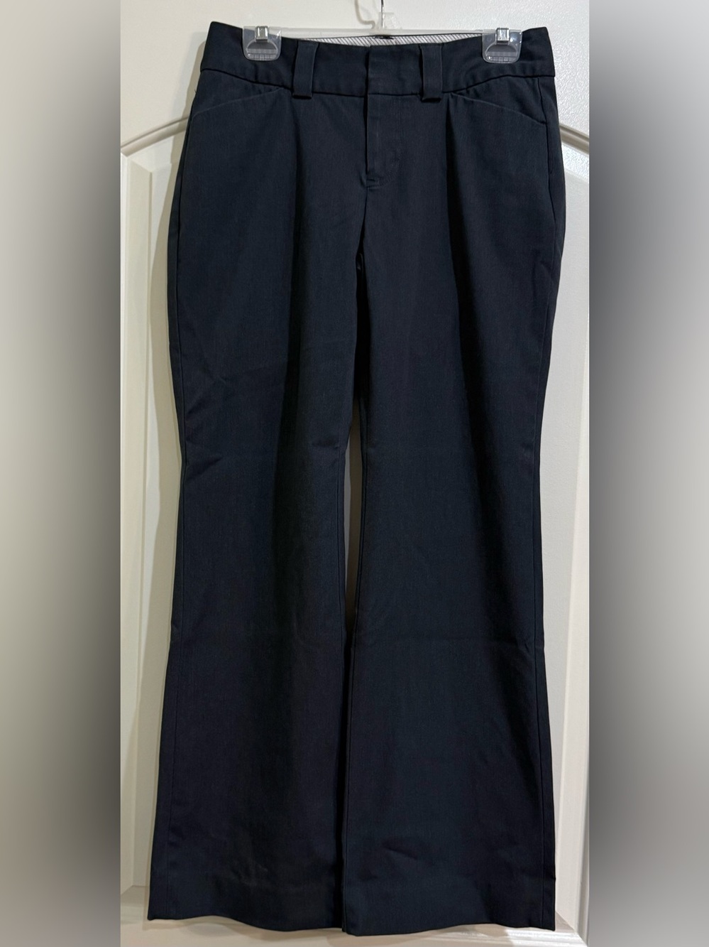 Gap gray curvy fit trousers with stretch for. Low rise and wide leg. Size 6R.